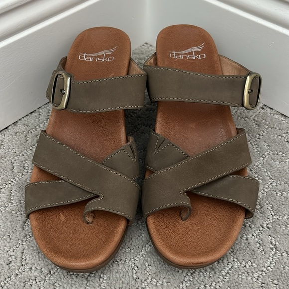Dansko Aubree Wedge Sandal Taupe 36 5.5/6 NWOB - Picture 3 of 7
